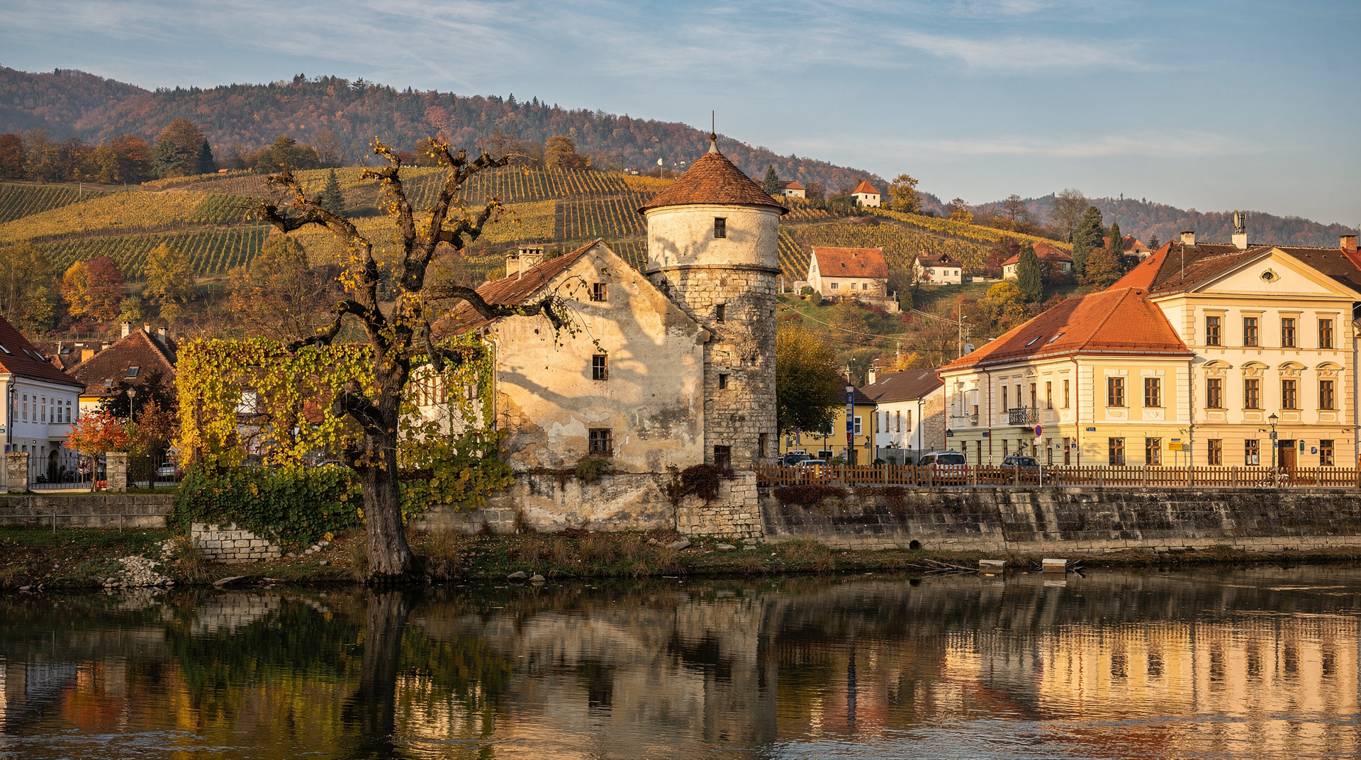 Maribor: Sloweniens zweitgrößte Stadt und der älteste Weinstock der Welt