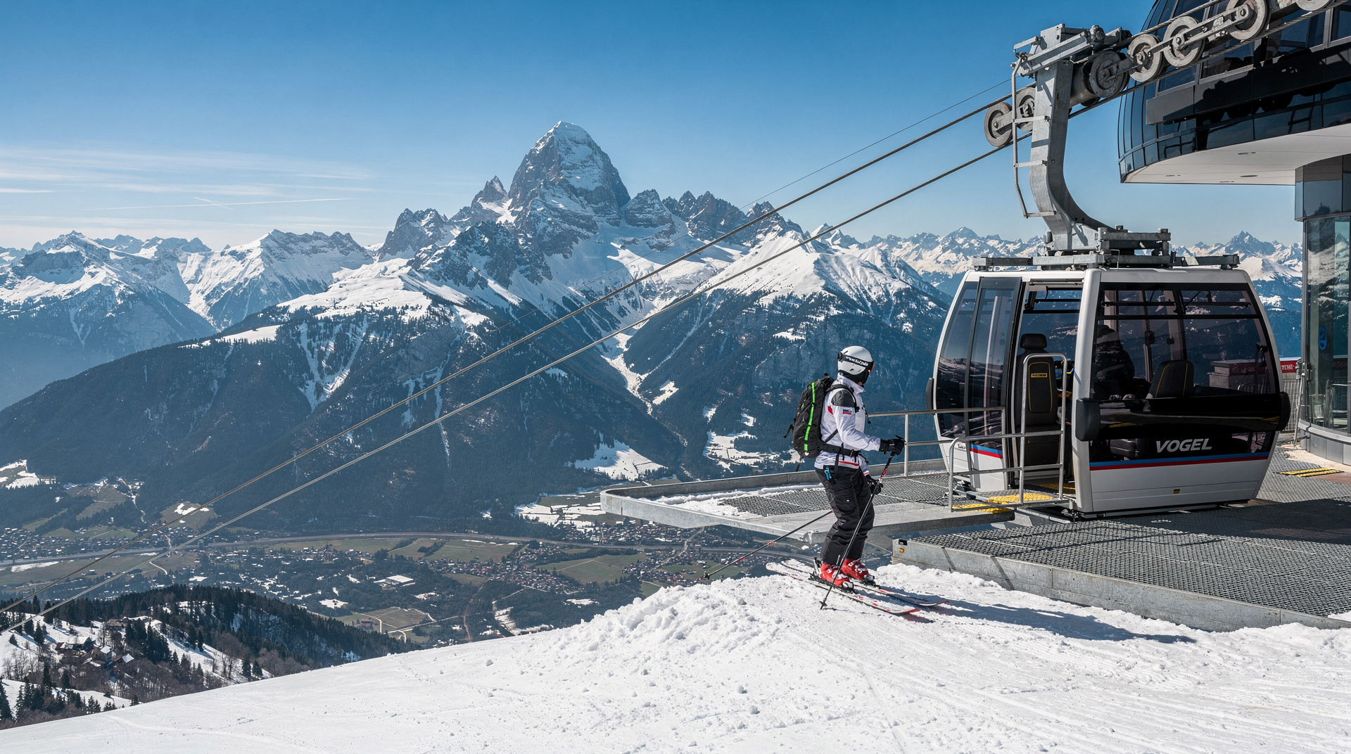 Vogel ski resort: skiing above Lake Bohinj with Julian Alps views